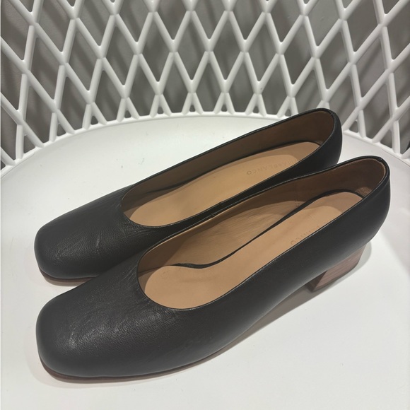 Elegant Black Leather Block Heel Shoes - Picture 2 of 5